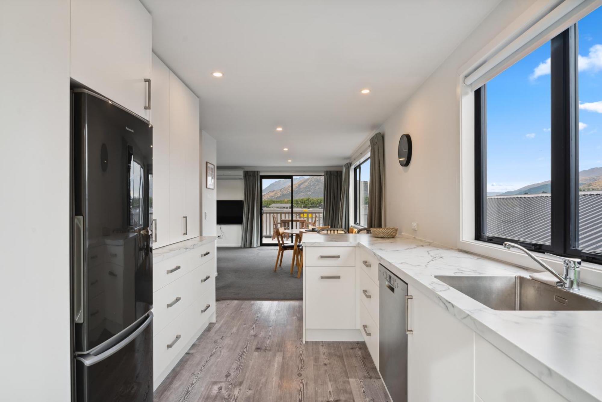 Modern Apartment With Coronet & Remarkables Views Квінстаун Екстер'єр фото